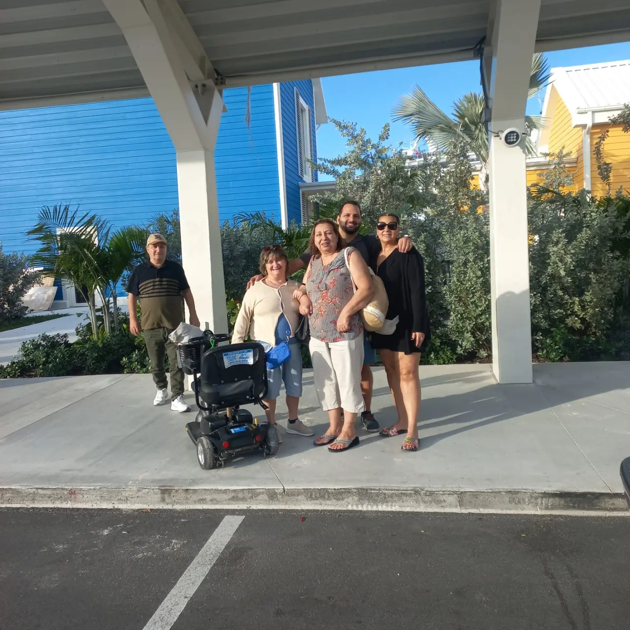 A family with their Nassau Private Tours guide